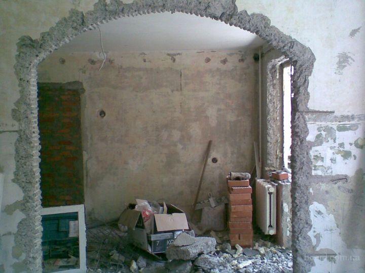Демонтаж стен и перегородок